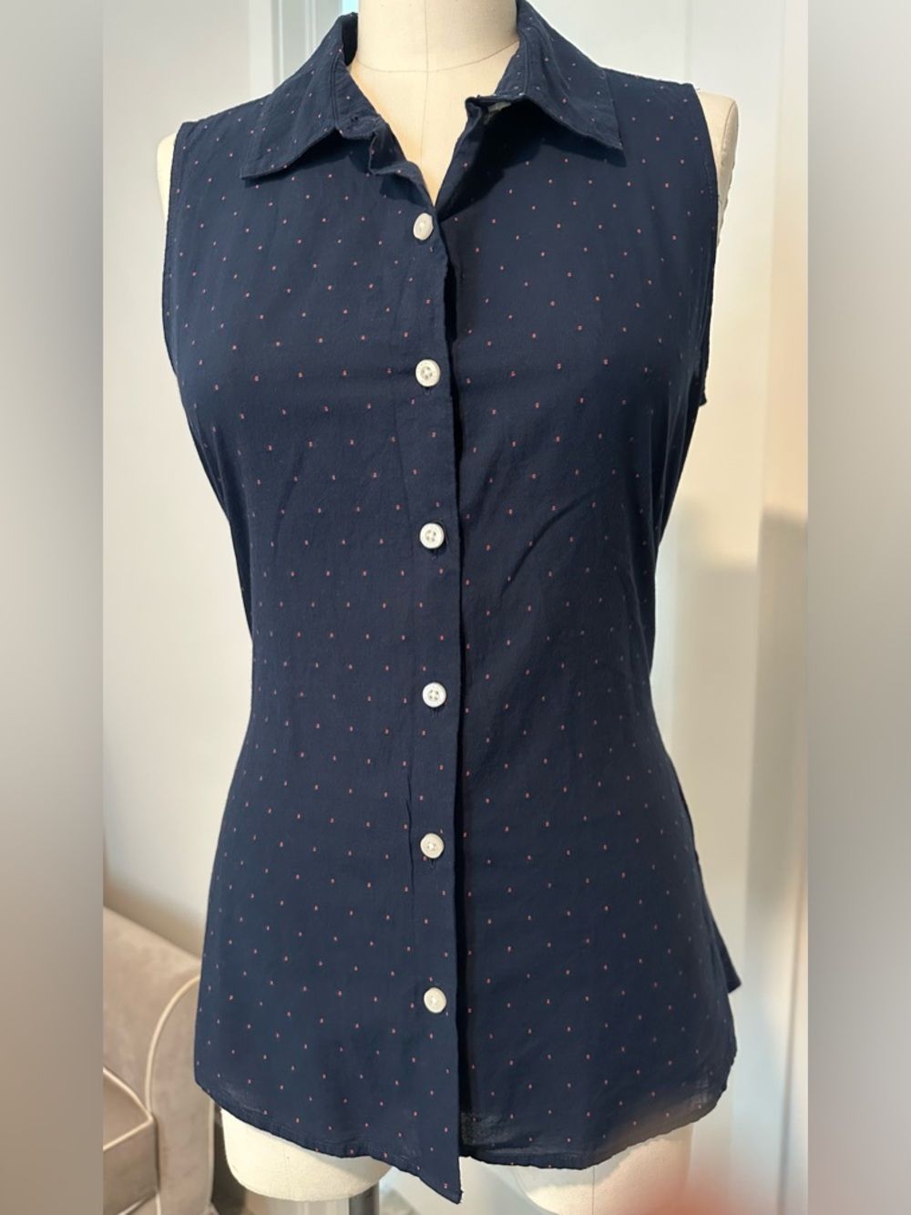 Tommy Hilfiger Navy Sleeveless Button-Down Top with Tiny Pink Dots